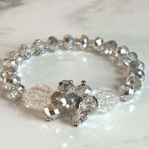 Vintage Avon Clear Glass Faceted Bead Stretch Bracelet Silver Cluster Accent
